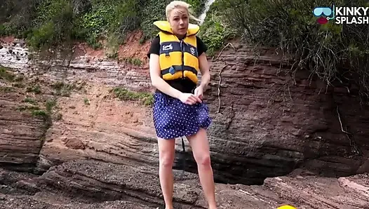 Memilih life jacket paling seksi yang bisa bikin beceknya becek banget