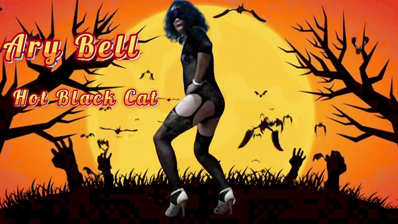 ハロウィンホットキトゥンの黒いスラットの欲望とチンコ