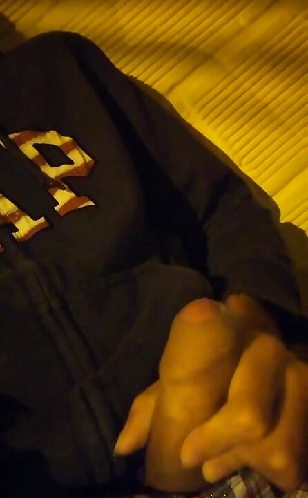 J'adore me branler dehors