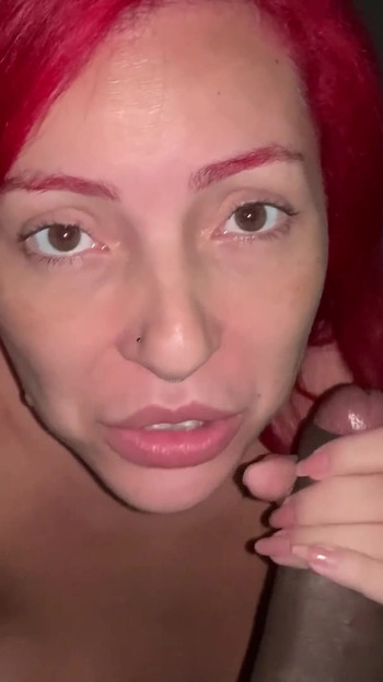 In the Dark of the Balcony with My Hot Stepmother, the Whore Wants to Give Hair to the Neighbor.