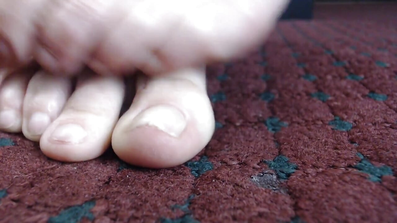 Natural toe closeup
