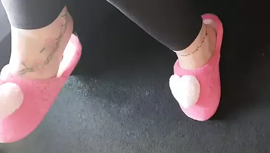 Slipper dangle