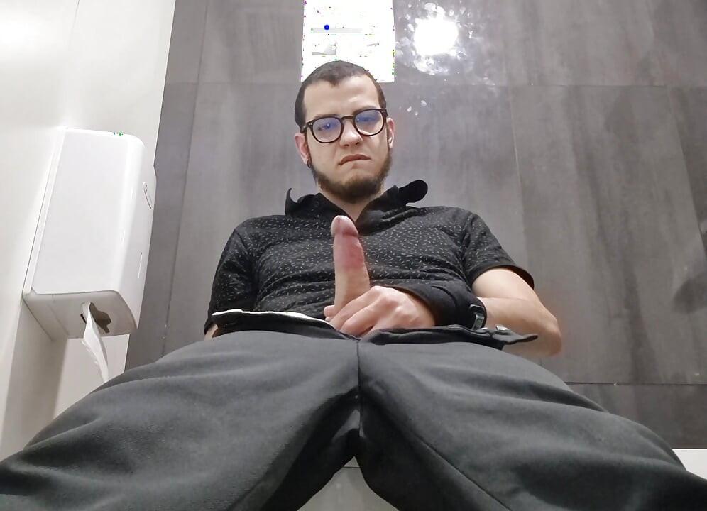 Pubblic tuvalet tek başına adam mastürbasyonu