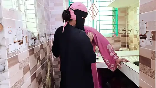Indian bhabhi ki rasleela nanad ke saath kitchen me part one