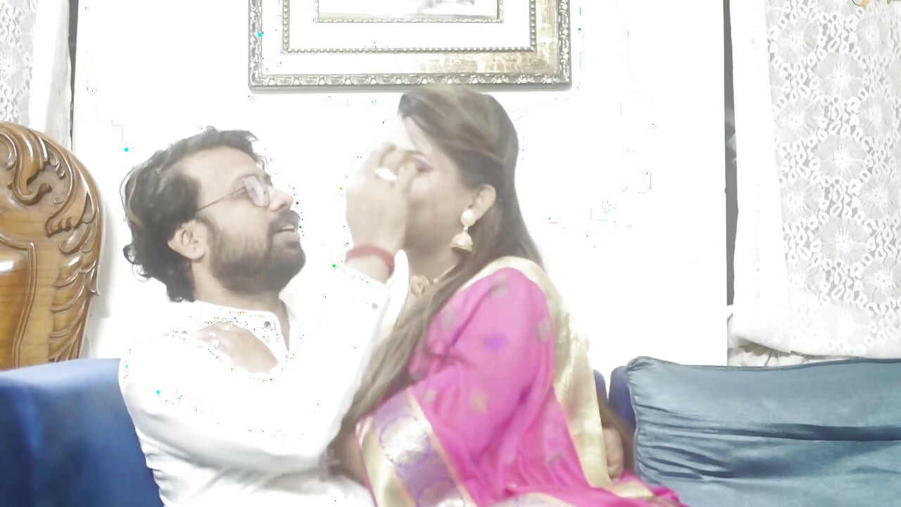 Bade sotele ne jabbar dasti uska sab dodh pee gya