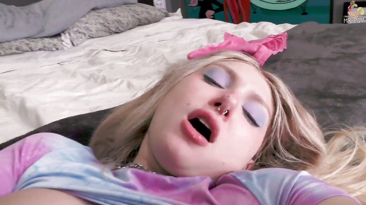 Skylar Vox in een hele Lotta-juggs!