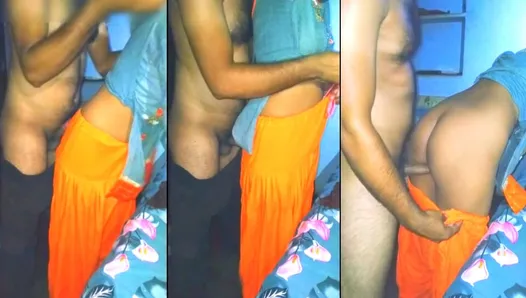 印度女学生热门的手机拍摄视频 - 学校老师来到她家，狠狠地操了她