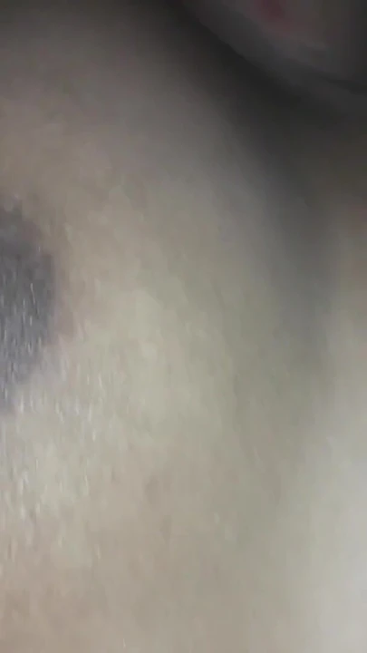 Moment clé de « Bhabhi indienne, sexe à temps plein sa nuit complète en hindi »