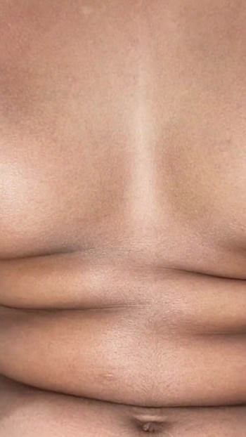 मेरी प्रेमिका मेरा बड़ा लंड चूसती है और फिर मैं अपनी पत्नी को जोर से चोदता हूं और वह रात की वासना भाग4 । क्लिप 3