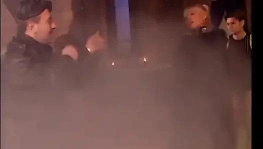 Orgazm arayan üç edepsiz lezbiyen kız!