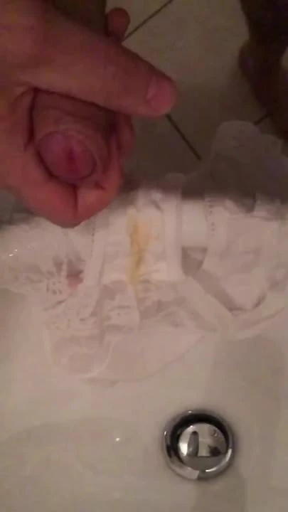Panty meiner Frau besamt