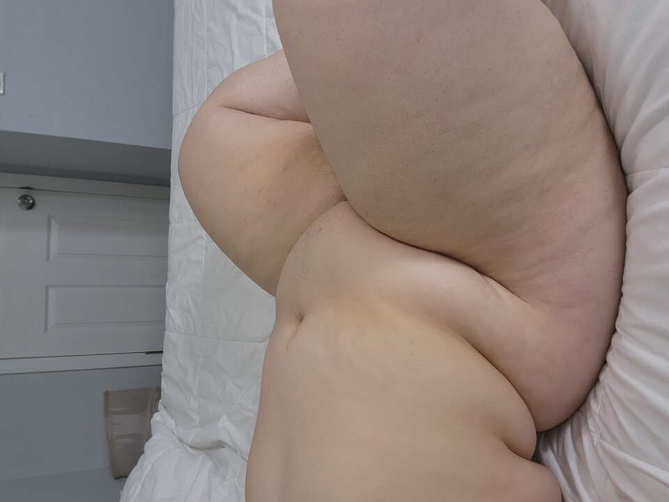 Stephanie Benitez - vibromasseur sur une chatte