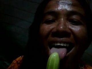 Mai Thailand girlfriend another cucumber blowjob
