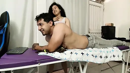 MY FRIEND MASSAGES ME
