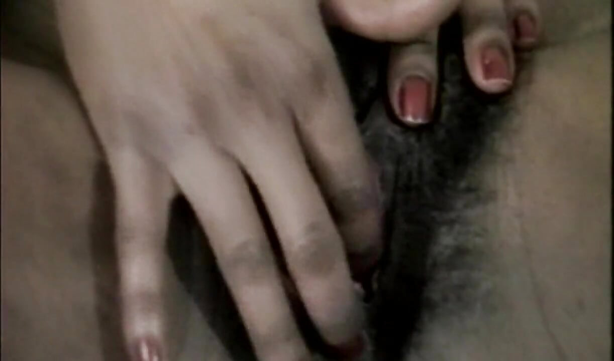 Horny Mature Babe Stuffs Hairy Pussy with Throbbing Banana