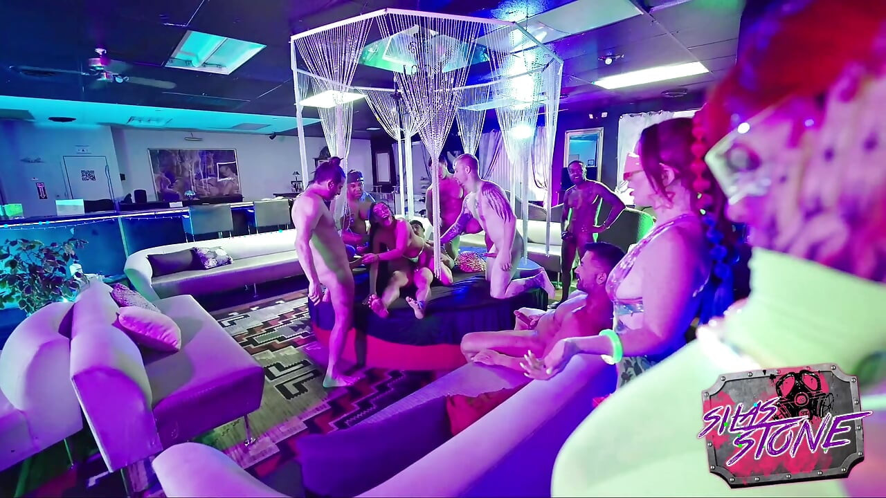 Rave sluts orgia