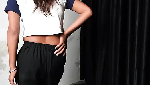 Güzel üvey kız kardeş üvey erkek kardeşi HIndi Audio ile seks yapıyor