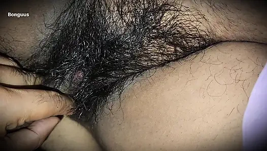 Bhabhi ke sath Soya toh bhabhi ne Raat ko lund pakad liya