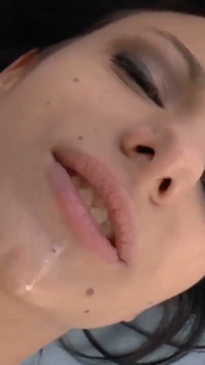 휴가 중 섹스 데이트, 야한 년이 내 캠핑카로 온다 | 클립 2