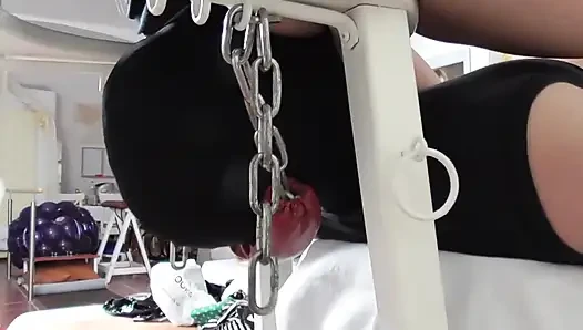 Tersiksa sama kursi dudukin muka!