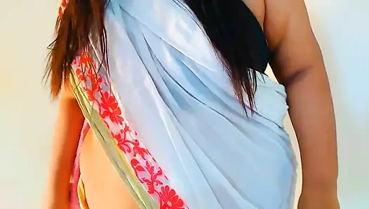 Hintli üvey annem odayı süpürüyor ve sonra onu siktim - büyük memeler ve göt (bölüm 2)