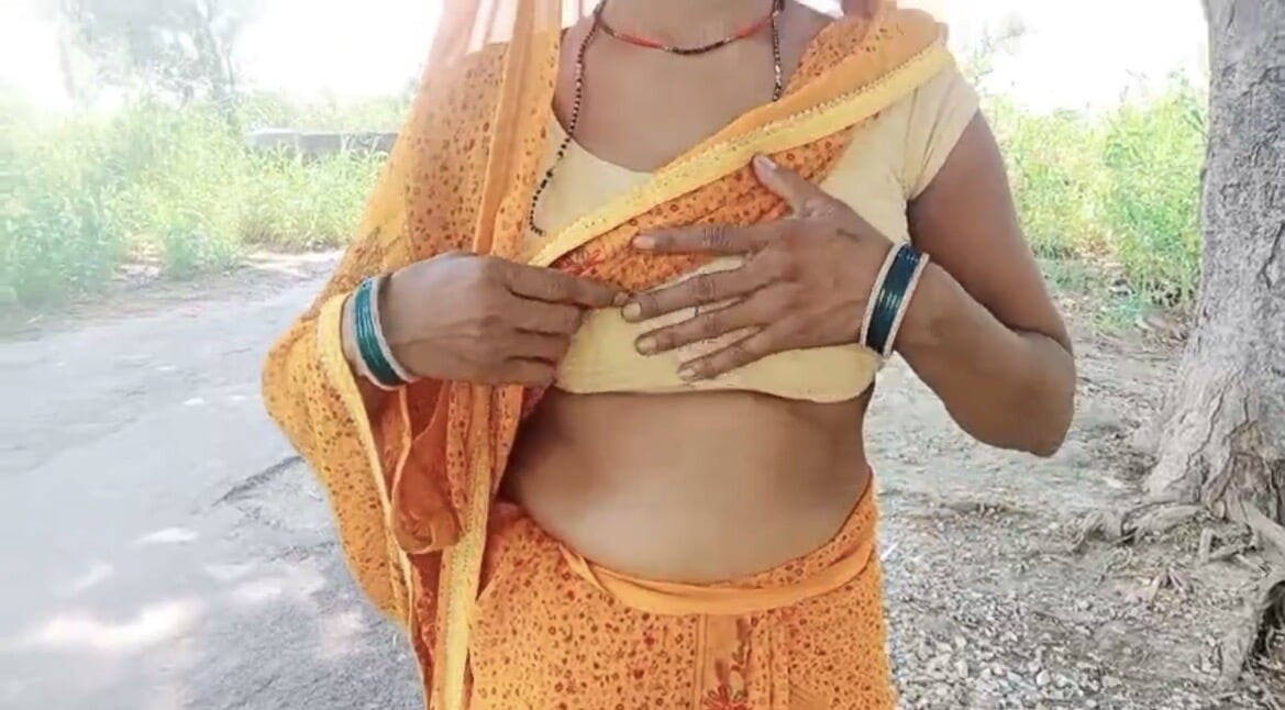 village bhabhi ourdoor sex video in india