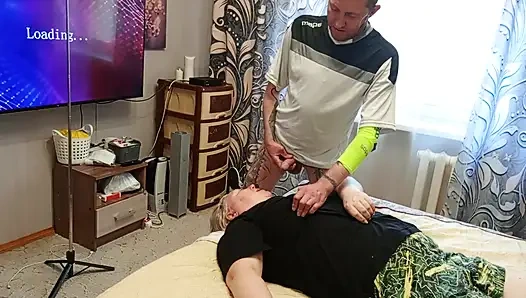 Aku ngocok kontolku dan ngentot mulut tetanggaku sampai crot di dalam