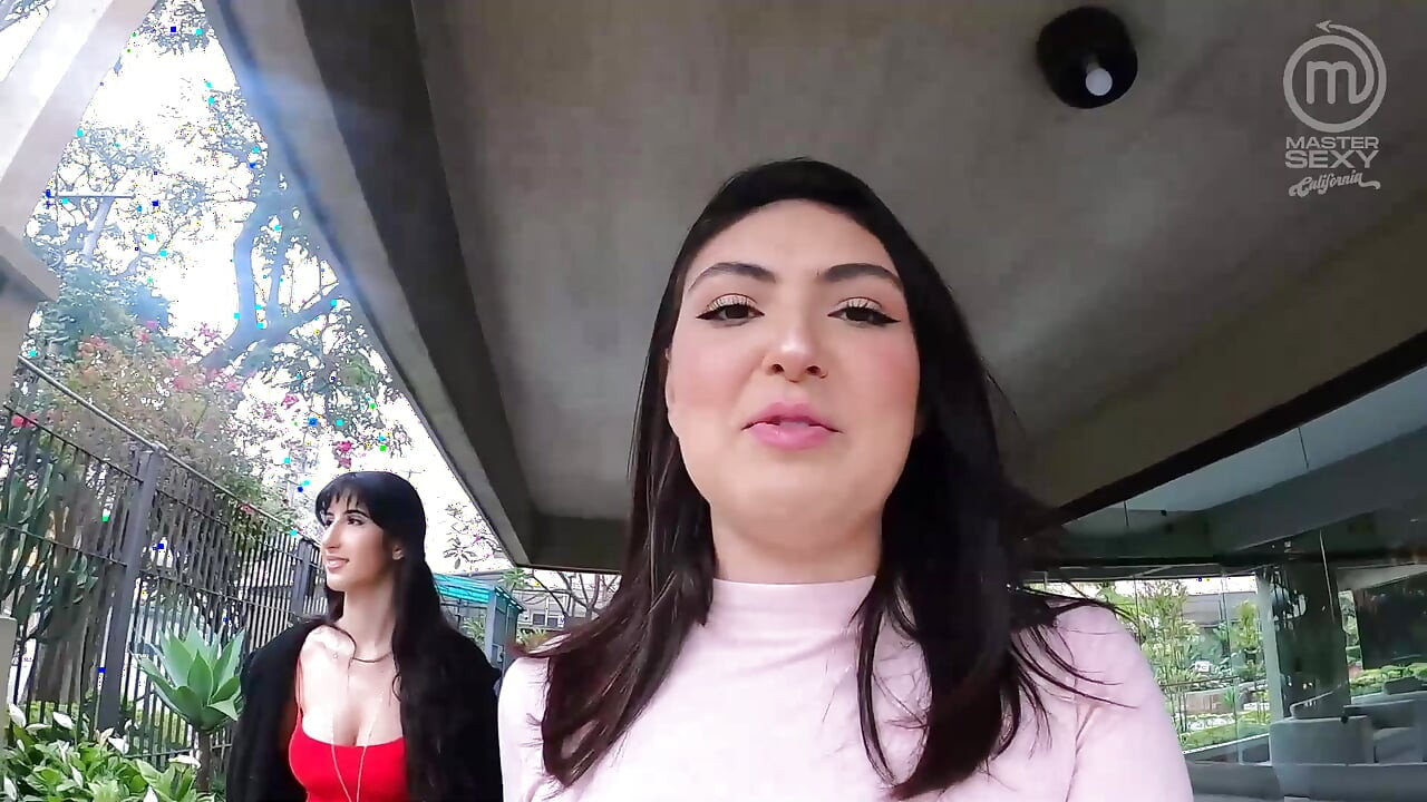Lesbian latina yang hot lagi masak - bts - sfw