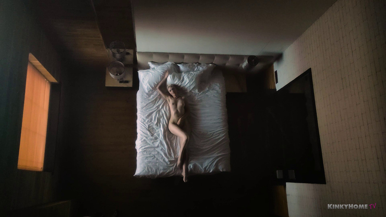 THE BEST VIEW - She masturbates to orgasm