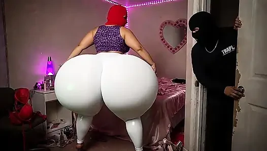 Big Ass Stepmom Twerking in Tight Leggings in Bedroom
