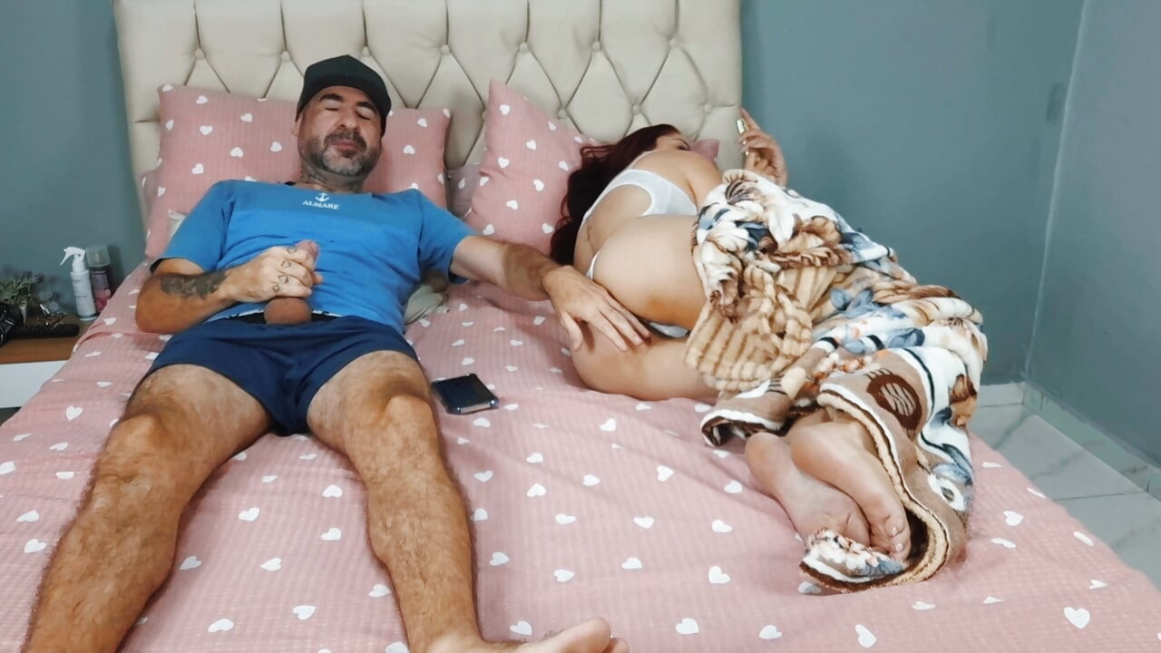 Üvey Annemle Aynı Yatağı Paylaşmak Zorunda Kaldım!