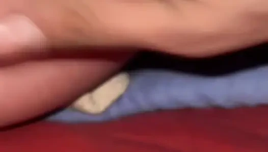 Kırmızı ışık 25 yaşındaki orta yaşlı seksi kadın amcığını dölle kaplıyor sürpriz fışkırtma