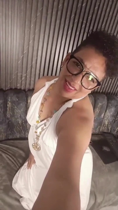 Sexy kisses for you