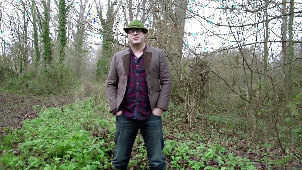 素敵な大きなお尻黒檀が彼女の滑りを激しく粉砕します