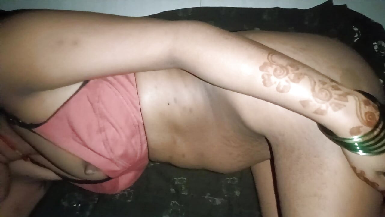Desi village bhabhi Sex with Hindi audio