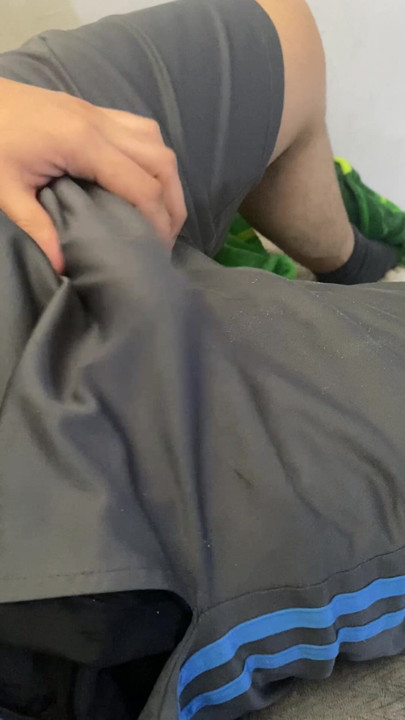 Mostrando o pênis