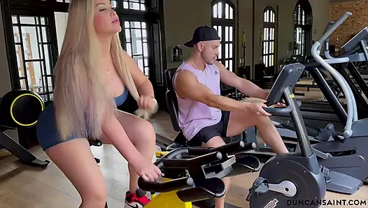 Marian franco lagi asik sama cewek gym semok rambut pirang