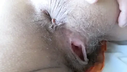 Sie genießt die große muschi und den arsch meiner stiefmutter und bittet mich, sie zu ficken.