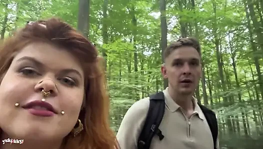 Mein fan hat einen riesigen schwanz - französische amateurin wandern, öffentlicher sex, behaarte rothaarige fickt im wald