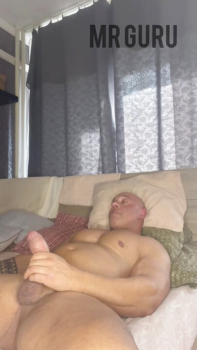 Long Wank From Bodybuilder Mr Guru. Jerk off
