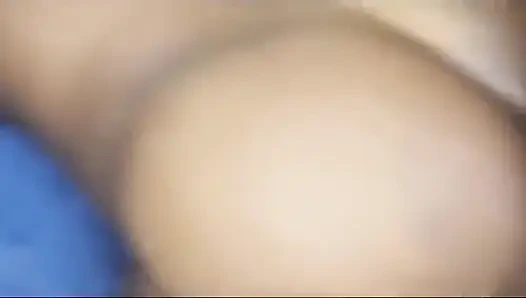 Teyzemle sevişiyorum arkadan ıslak su damlayan amcık