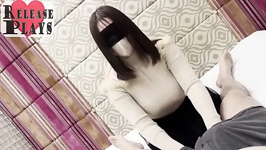 Godaan penuh mekar: cewek cantik dengan piala k-cup yang memandu kehalian, pelepasan surgawi - angle1