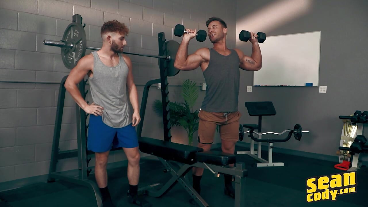 Sean Cody - ondeugende Jackson Cooks wordt omrand door Sumner Blayne en neemt het dan langs achteren hard