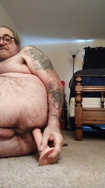 Homofil gutt elsker å være naken