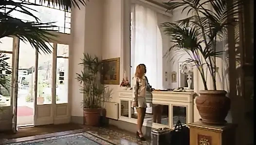 Kızıl saçlı kız üçlü grup seks nostaljik yarak emiyor