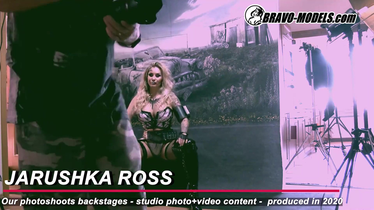 384-Backstage photoshoot Jarushka Ross – Adult