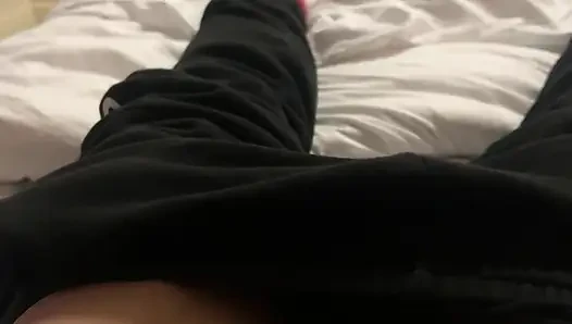 Beni sert yarakla okşuyor