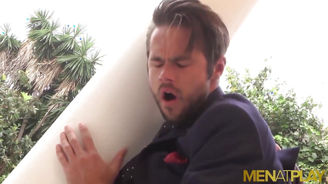 MENATPLAY - Latino Enzo Rimenez fucks well suited businessman