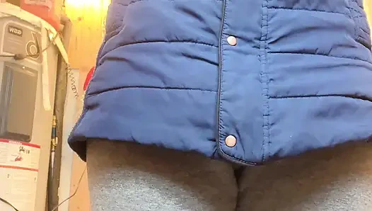 Hana tuvalete işemek için sabırsızlanıyor