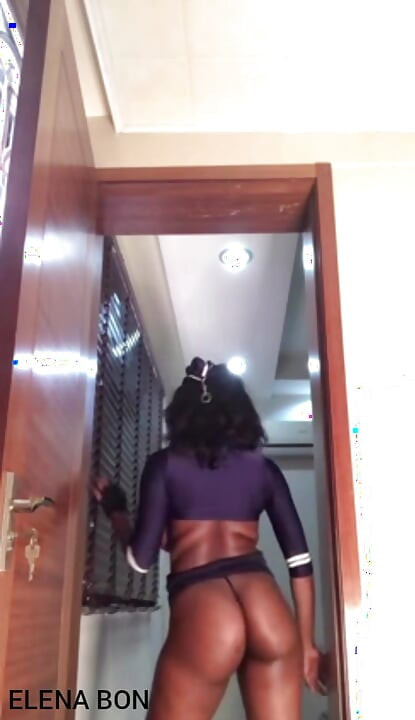 Bailando para ti padrastro antes de que me folle el consolador
